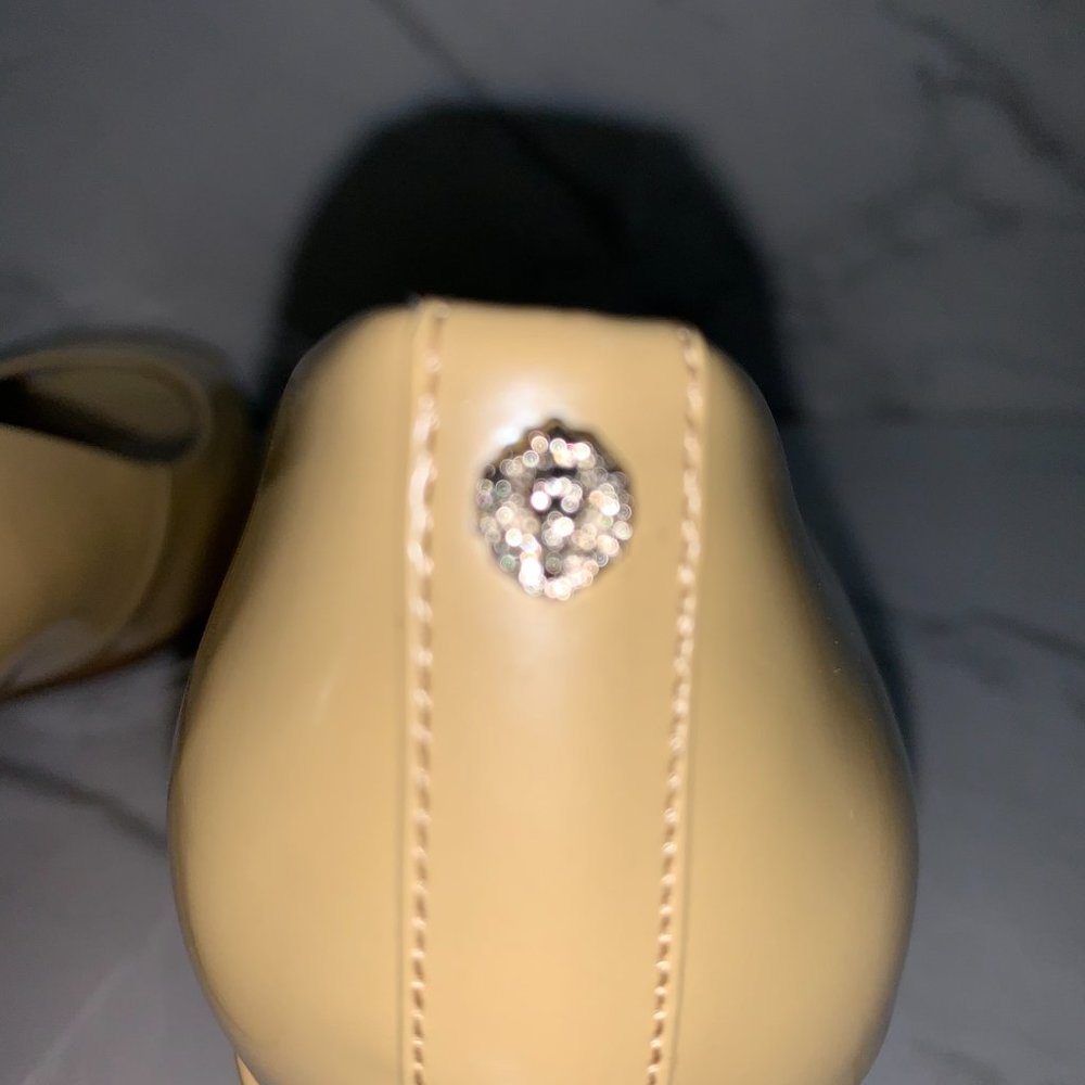 NWOT ANN KLEIN Pearlized lButtercup Low Heels - Picture 5 of 7